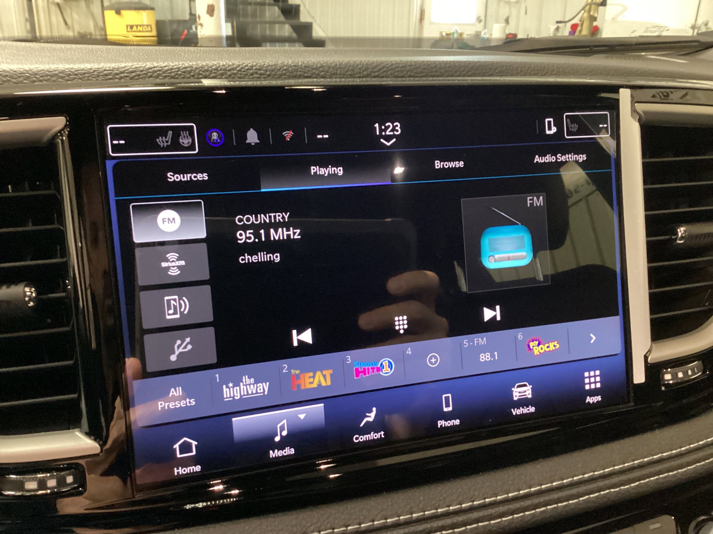 New 2026 Chrysler Pacifica Select FWD image 26