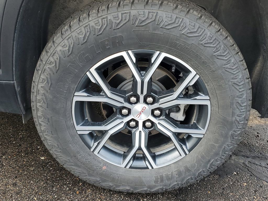 Used 2024 GMC Acadia AT4 AWD/4WD image 6