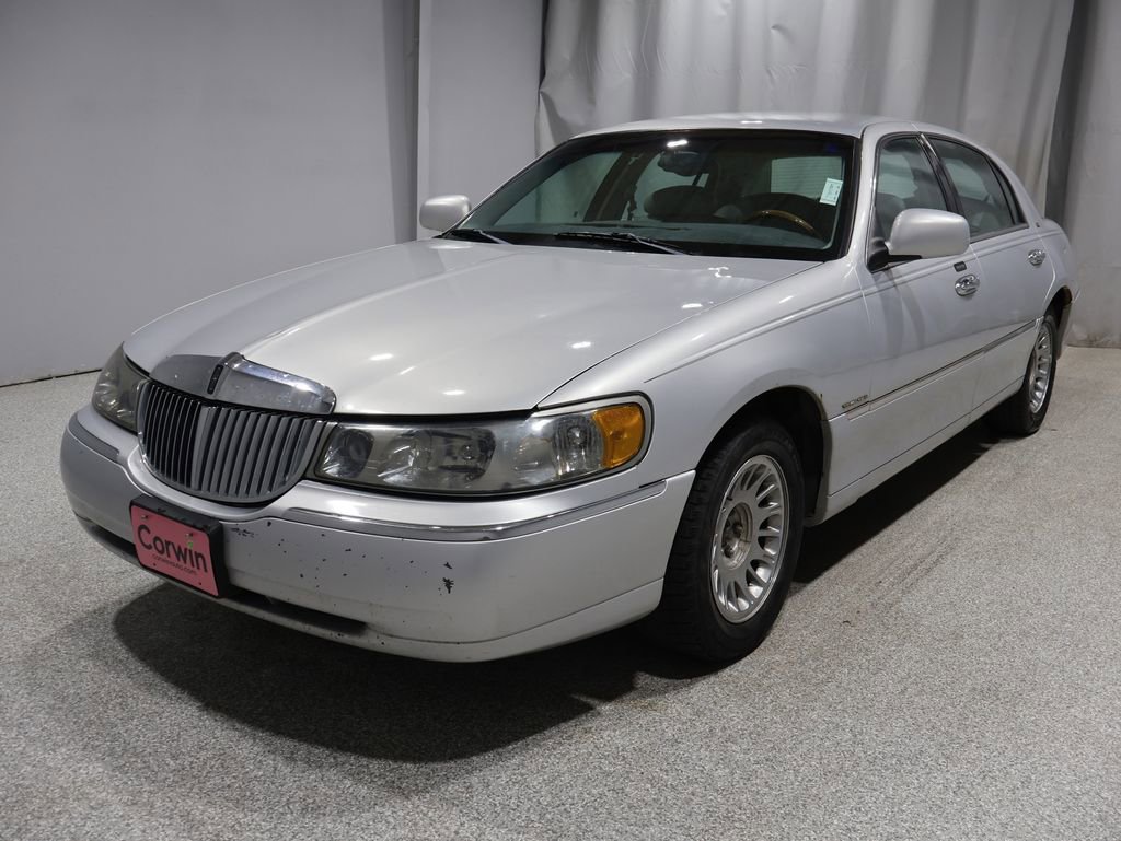 Used 2000 Lincoln Town Car Cartier image 6