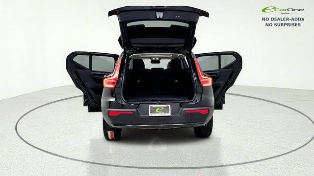 Used 2024 Volvo XC40 B5 Plus w/ Protection Package Premier AWD/4WD image 17