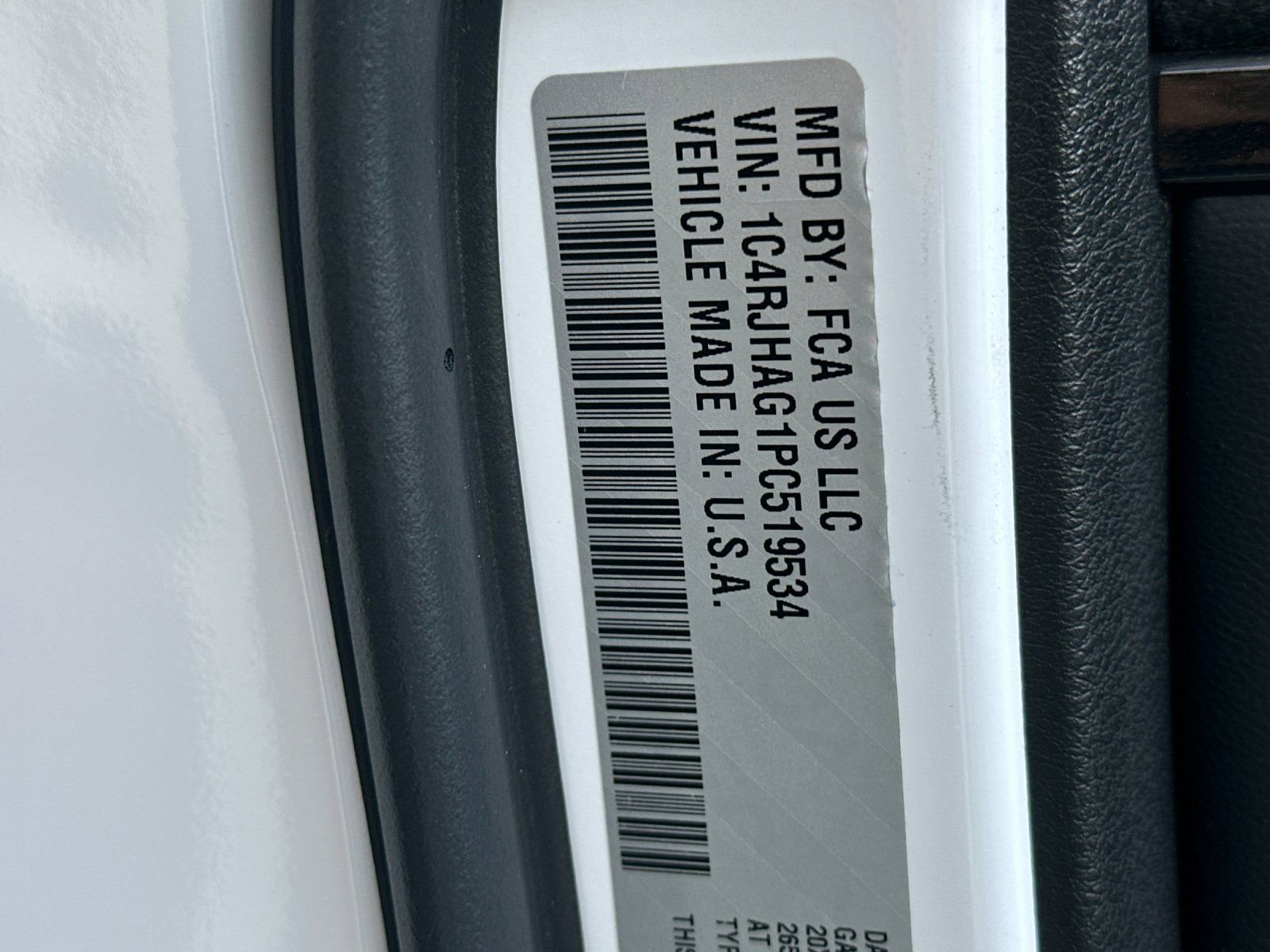 Used 2023 Jeep Grand Cherokee Altitude image 28