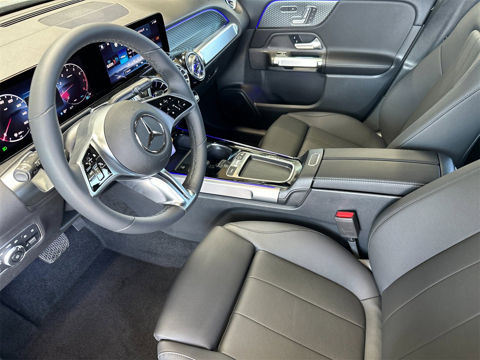 New 2025 Mercedes-Benz GLB 250 4MATIC image 10