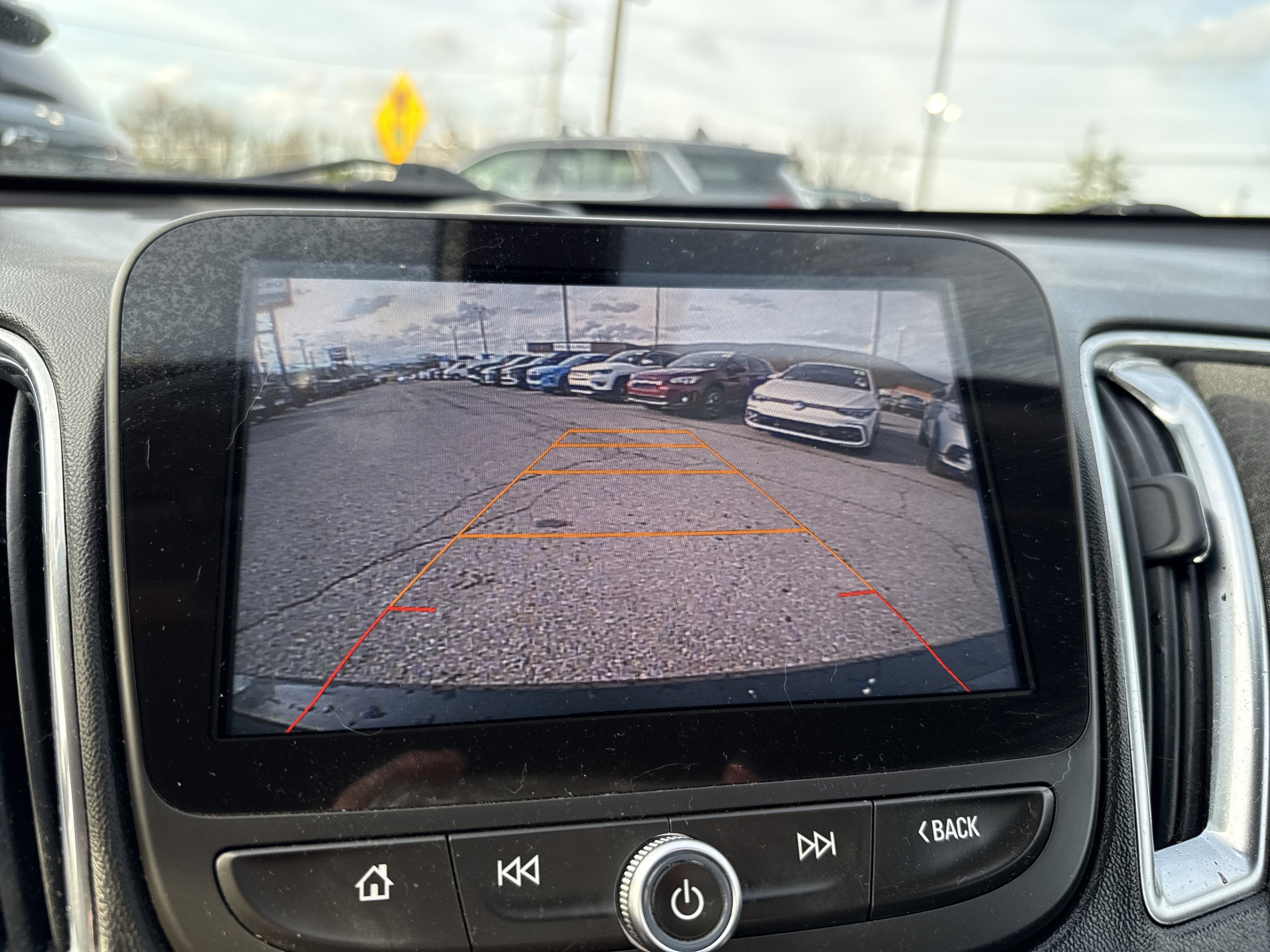 Used 2017 Chevrolet Malibu LT image 22