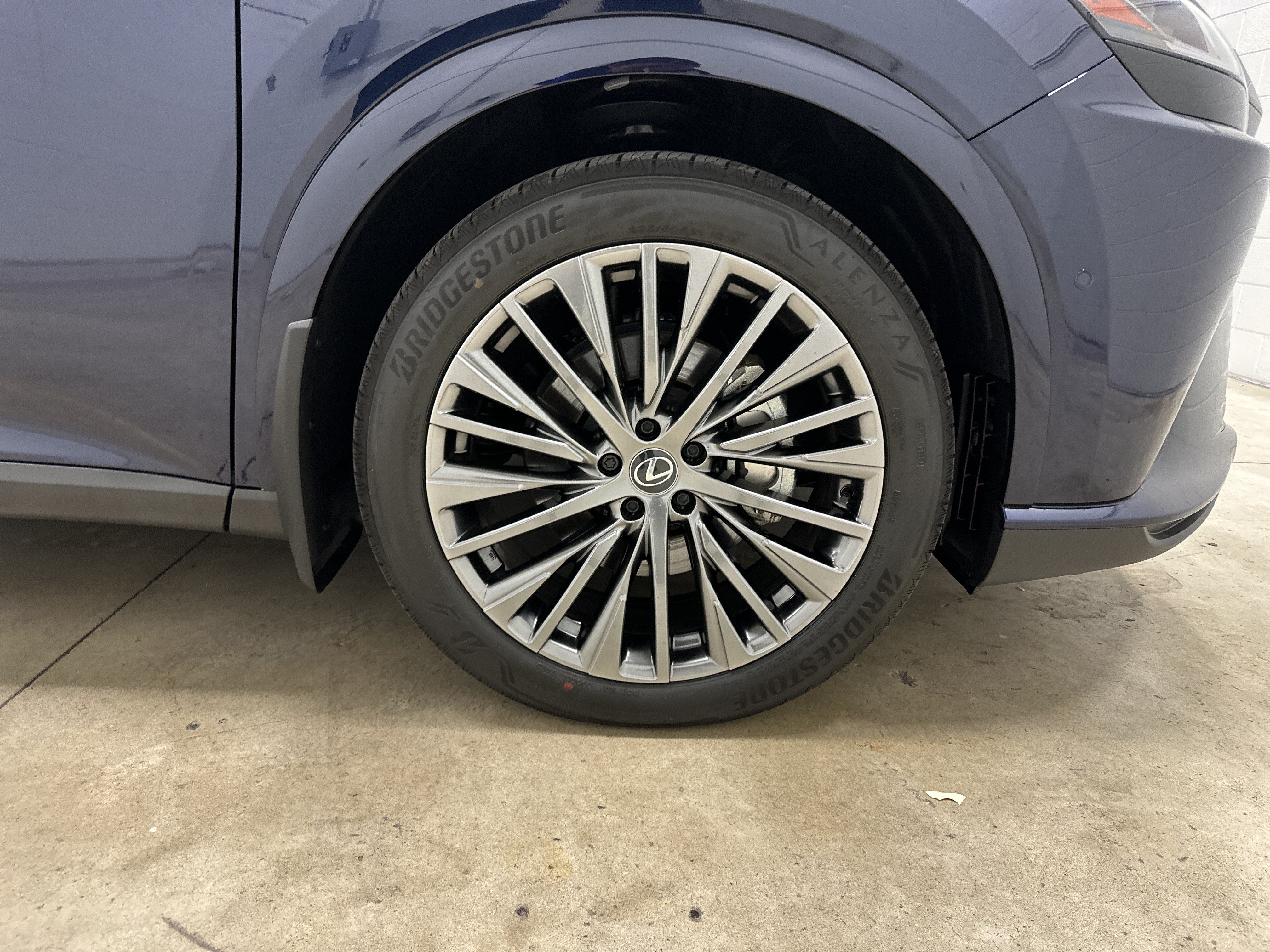 Certified 2025 Lexus RX 450h AWD w/ Convenience Package image 13