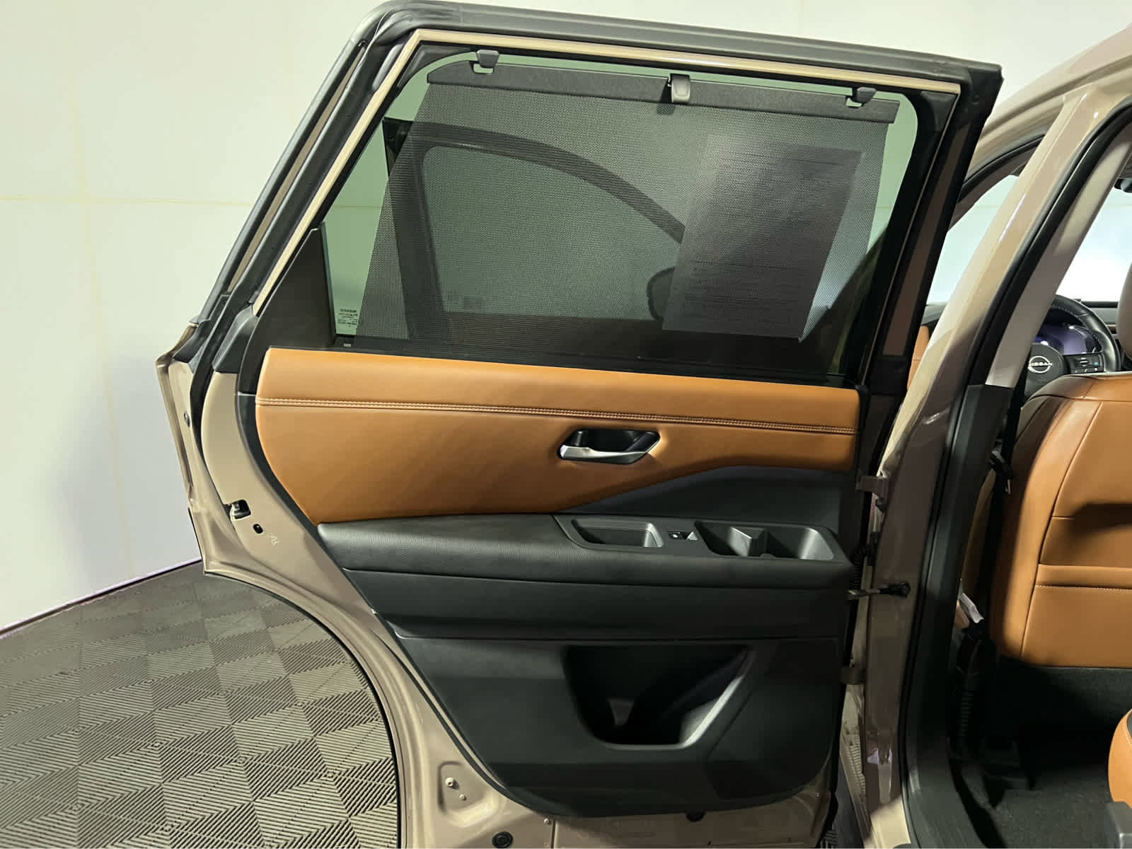 Used 2023 Nissan Pathfinder Platinum image 26