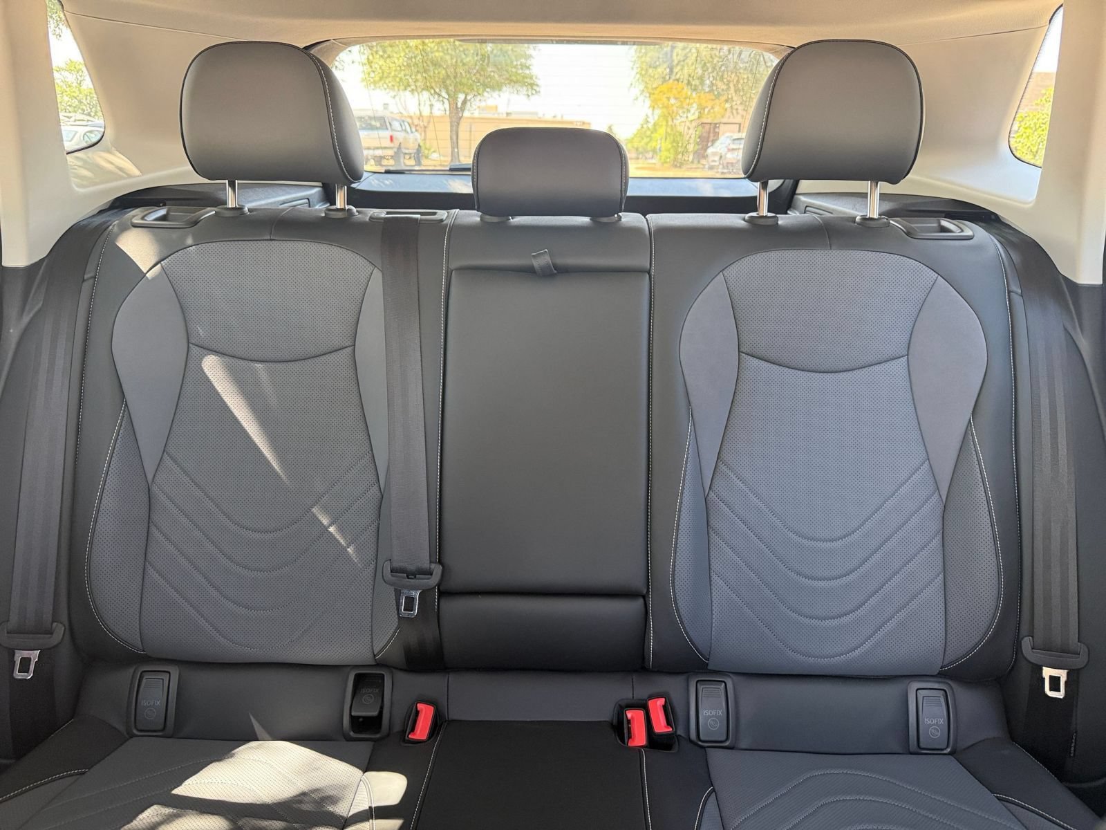 Used 2026 Volkswagen Tiguan SE AWD/4WD image 39