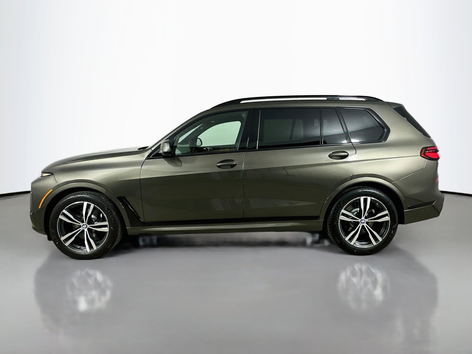 New 2027 BMW X7 xDrive40i w/ Executive Package AWD/4WD image 8
