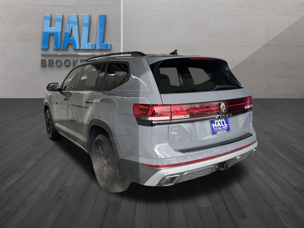 New 2026 Volkswagen Atlas Peak Edition image 3