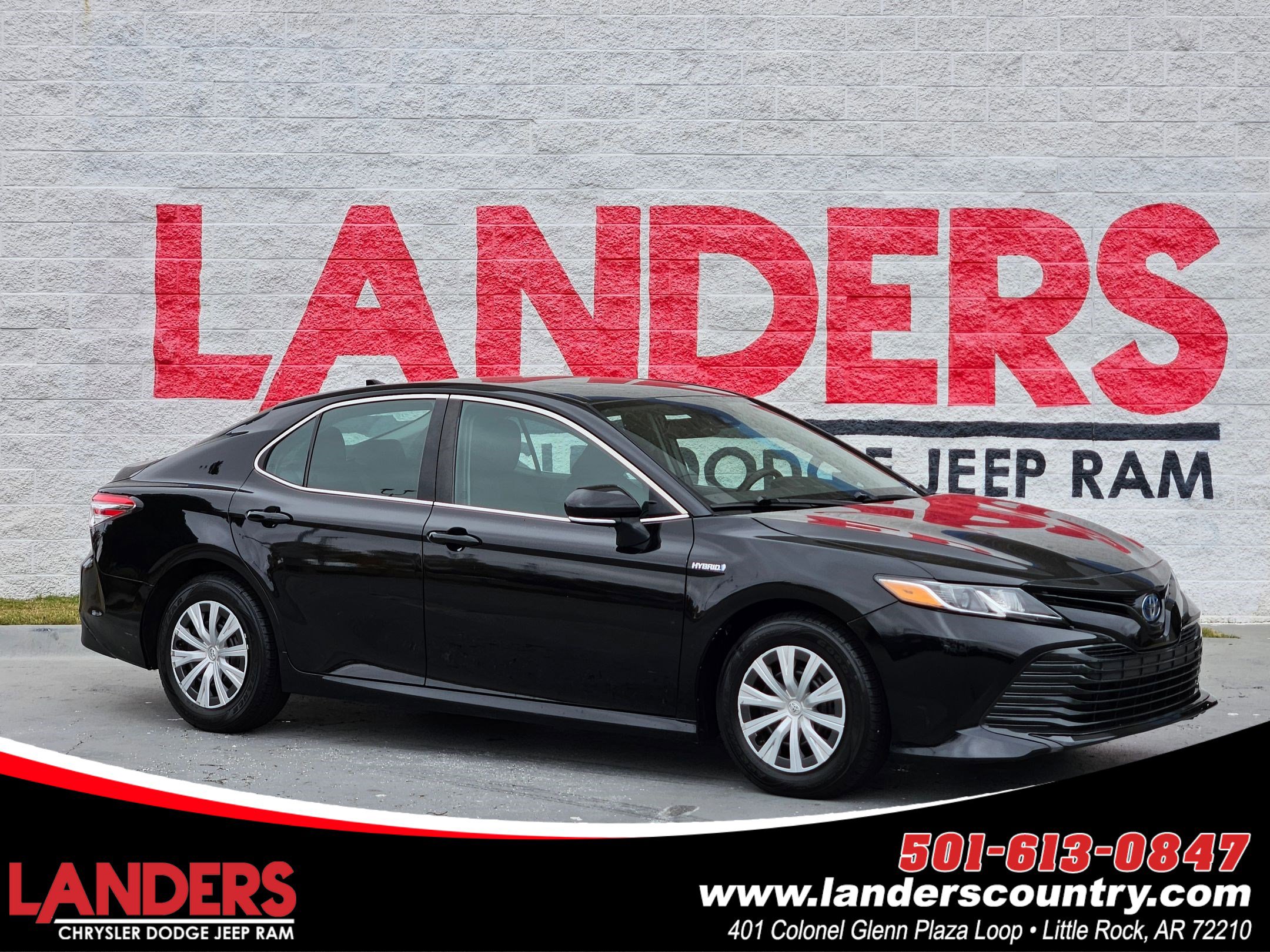 Used 2020 Toyota Camry LE image 1