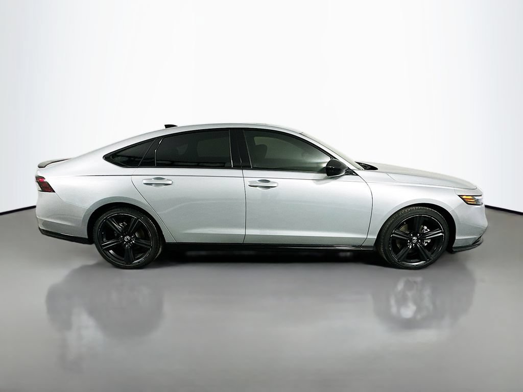 Used 2024 Honda Accord Sport image 4