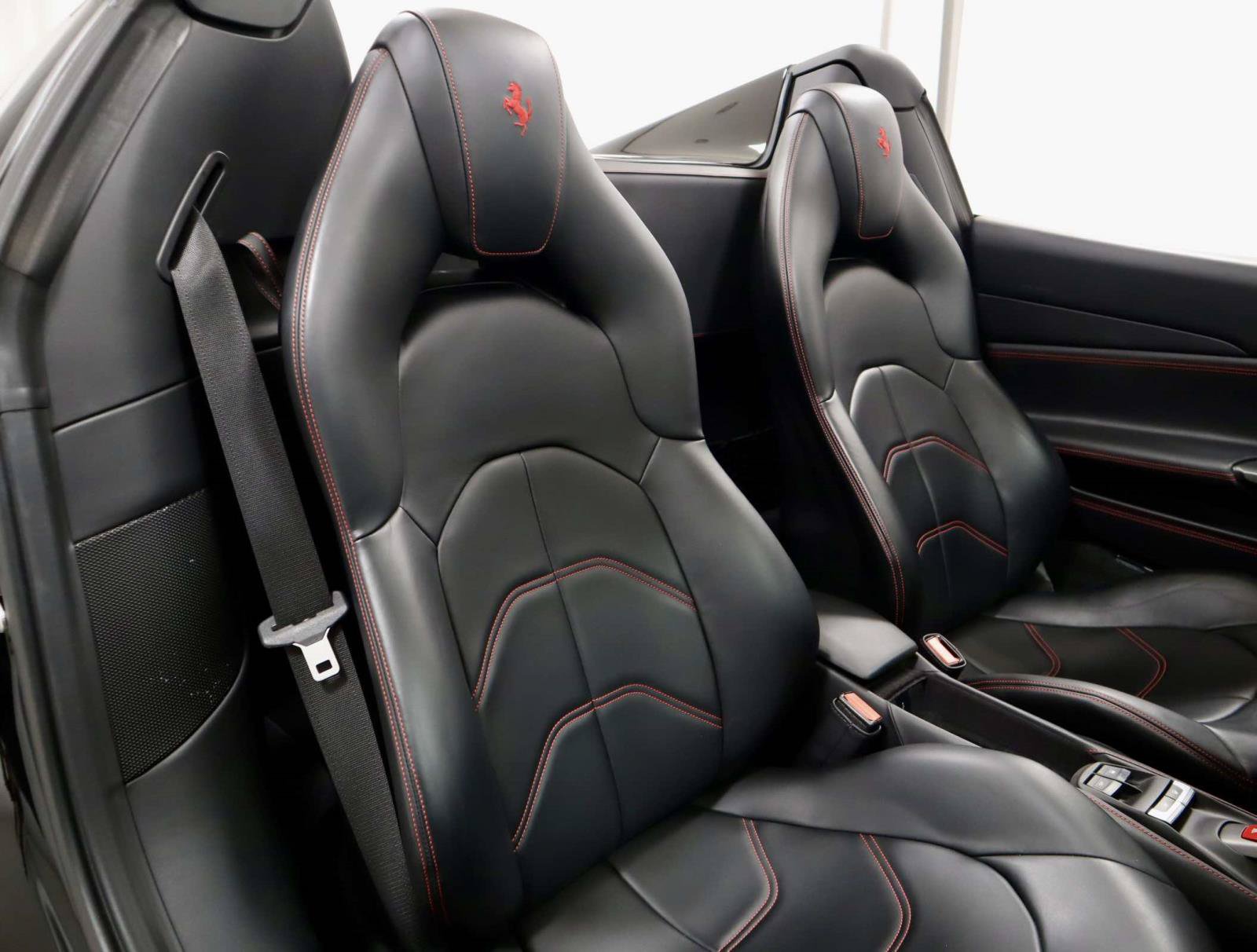 Used 2019 Ferrari 488 Spider RWD image 18