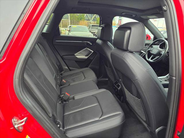 Used 2024 Audi Q3 2.0T Premium Plus w/ Premium Plus Package image 13