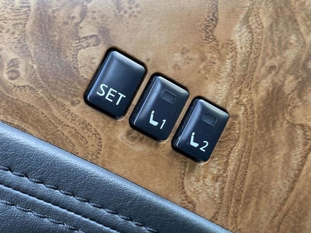 Used 2021 Nissan Armada SL w/ Captain's Chairs Package image 24