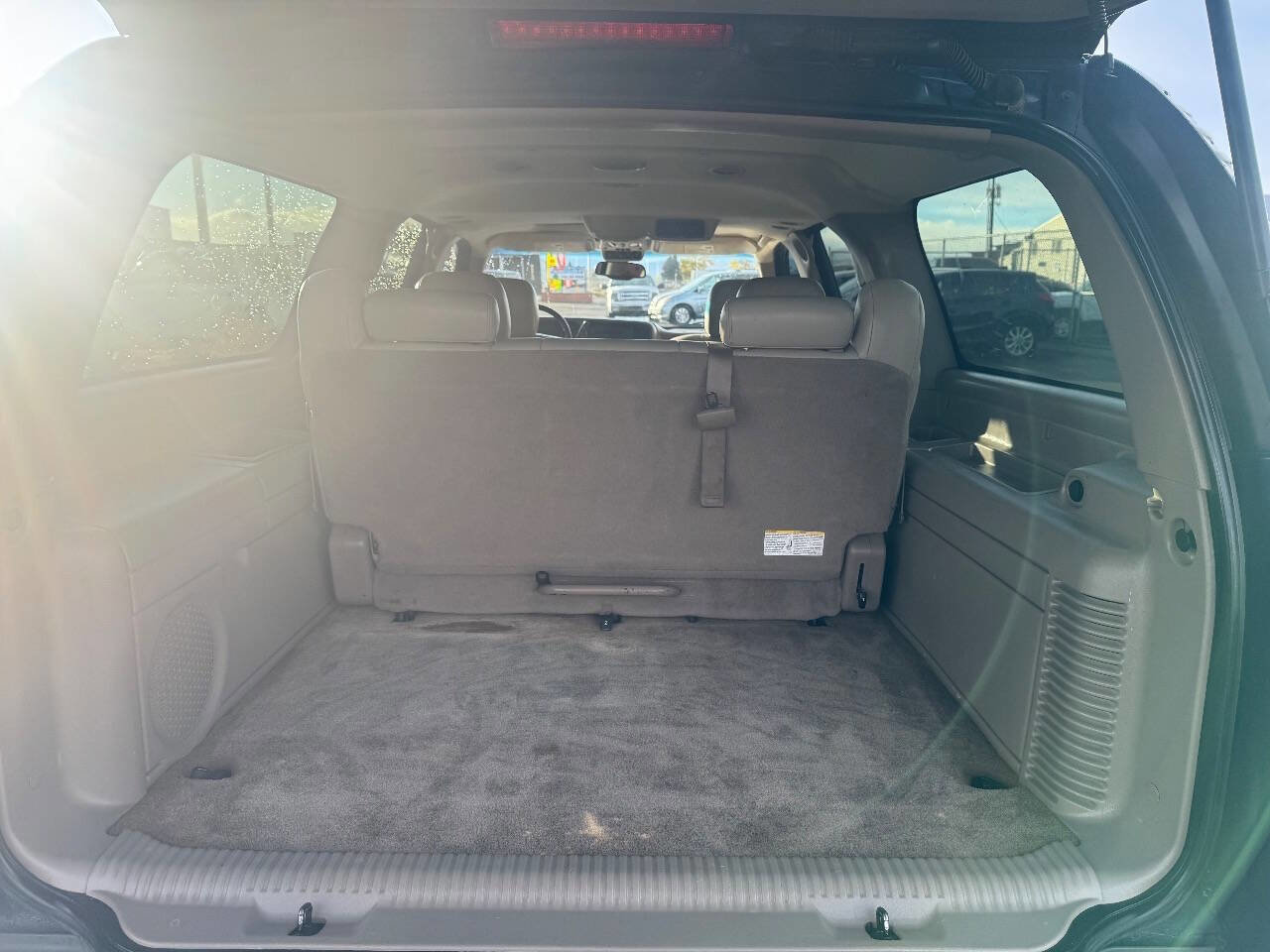 Used 2005 Chevrolet Suburban Z71 w/ Preferred Equipment Group image 4