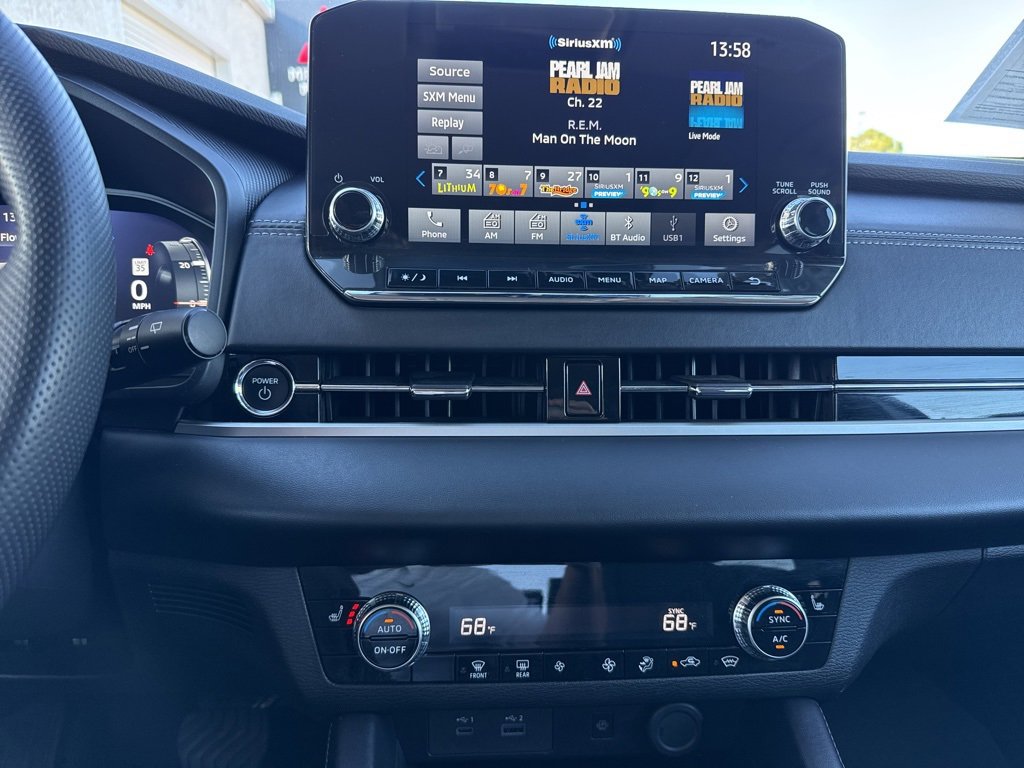 Used 2025 Mitsubishi Outlander SE image 15