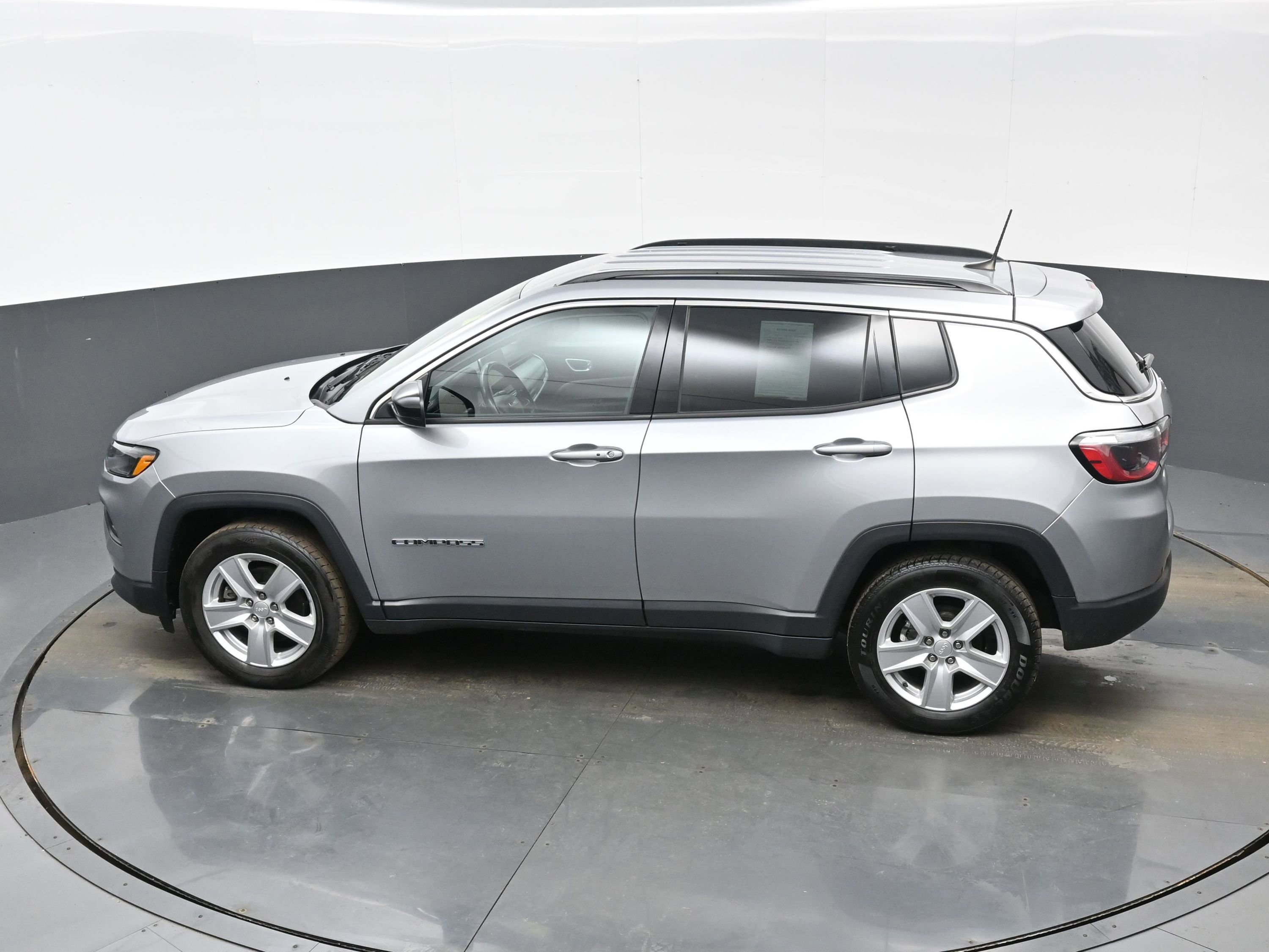 Used 2022 Jeep Compass Latitude w/ Convenience Group image 34