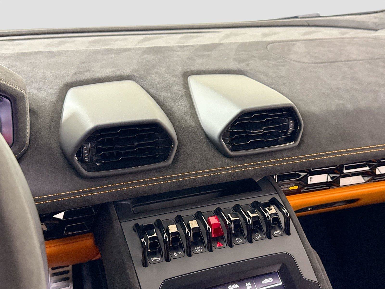 Used 2023 Lamborghini Huracan Tecnica RWD image 17