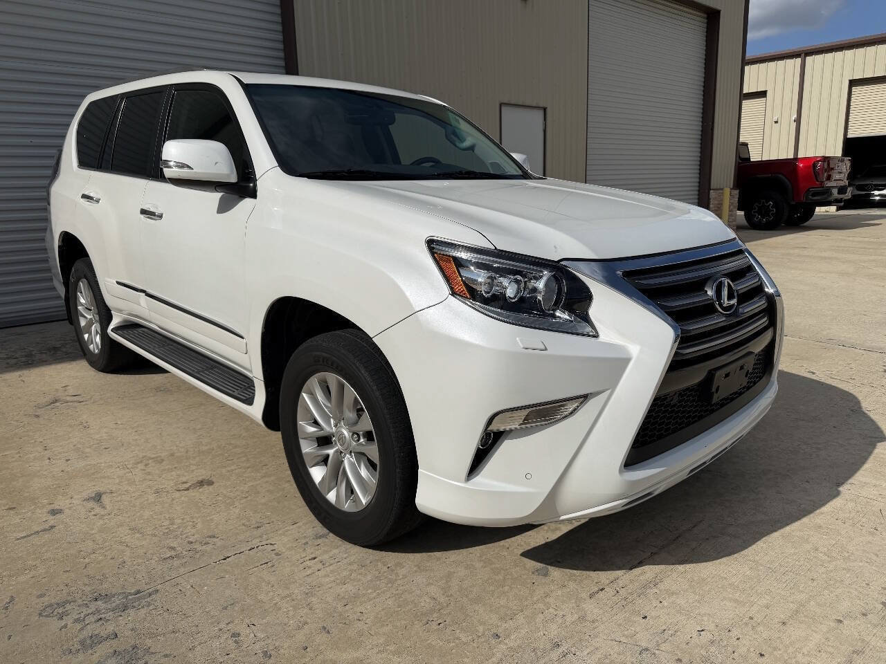 Used 2017 Lexus GX 460 Premium AWD/4WD image 2