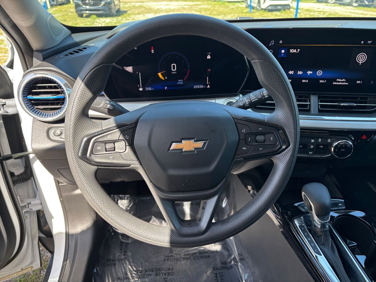 Used 2025 Chevrolet Trax LT image 29