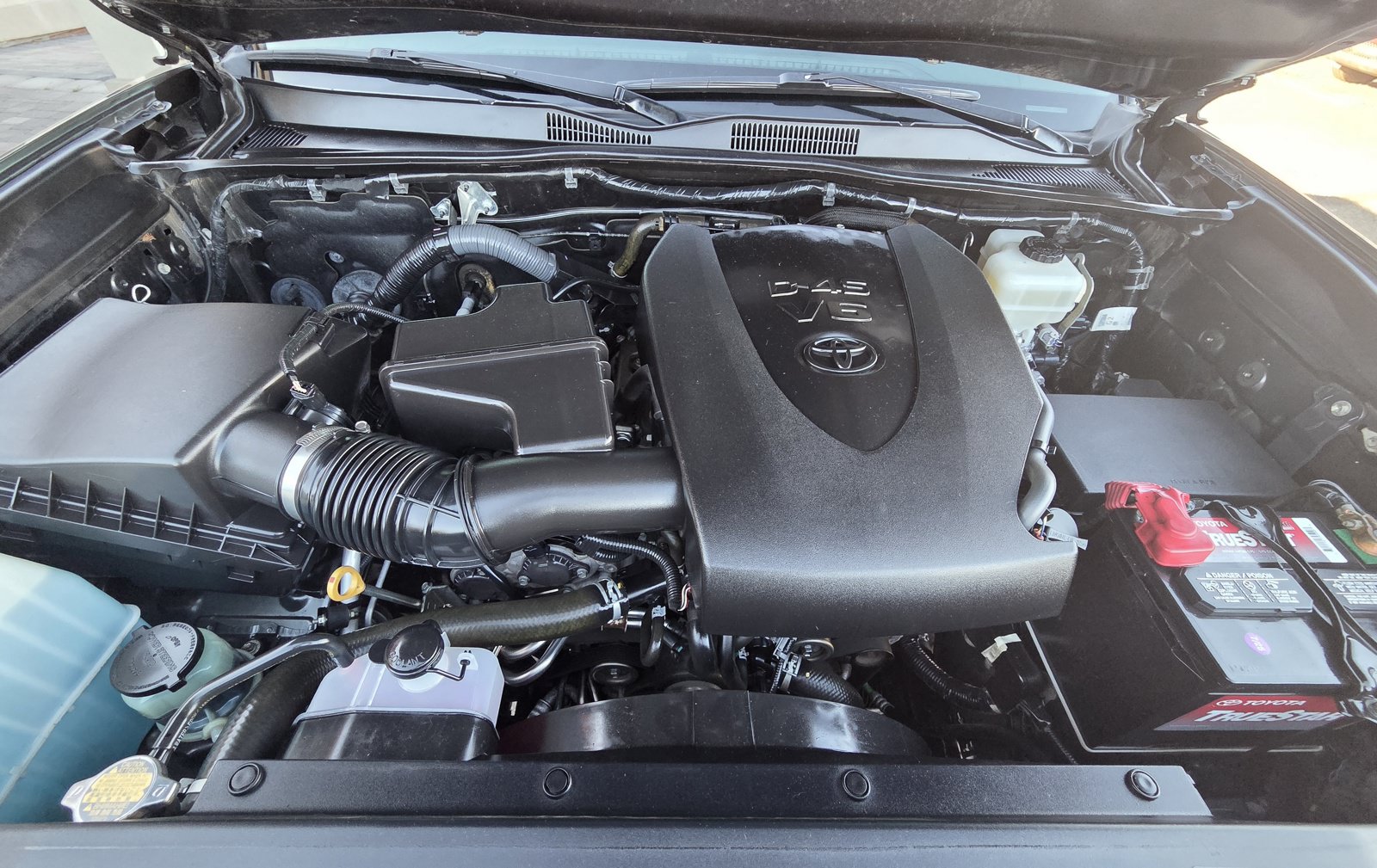 Used 2016 Toyota Tacoma TRD Off-Road AWD/4WD image 15