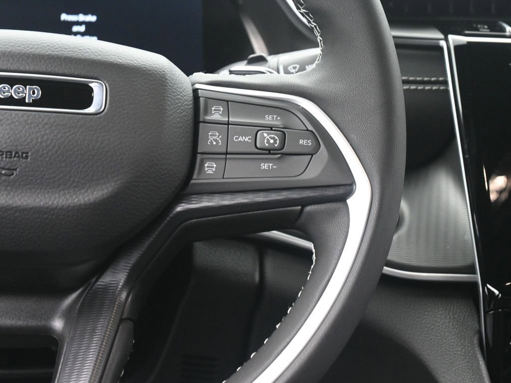 New 2025 Jeep Grand Cherokee L Laredo w/ Luxury Tech Group I image 31