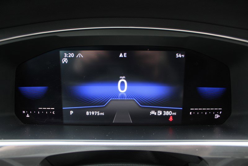 Used 2022 Volkswagen Tiguan SE R-Line image 8