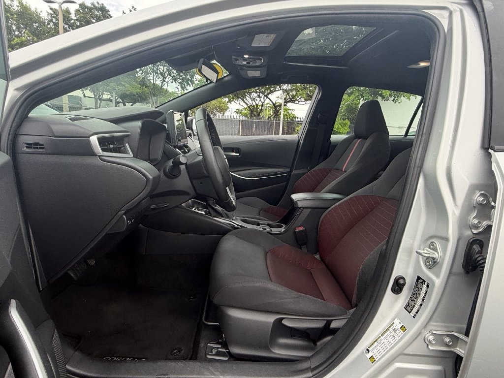 Used 2023 Toyota Corolla SE w/ SE Premium Package FWD image 9