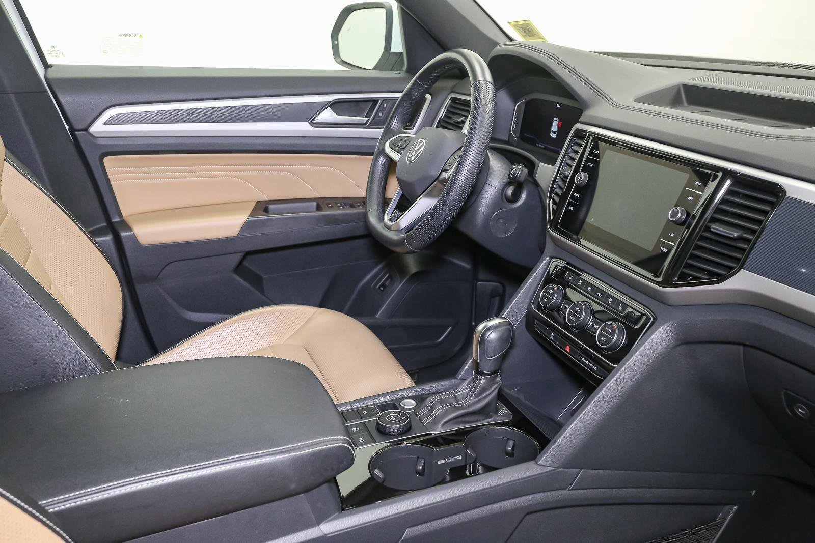 Certified 2023 Volkswagen Atlas Cross Sport SEL Premium R-Line image 23