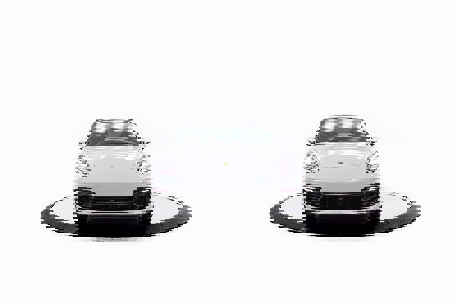 Used 2023 Porsche Panamera Platinum Edition image 10