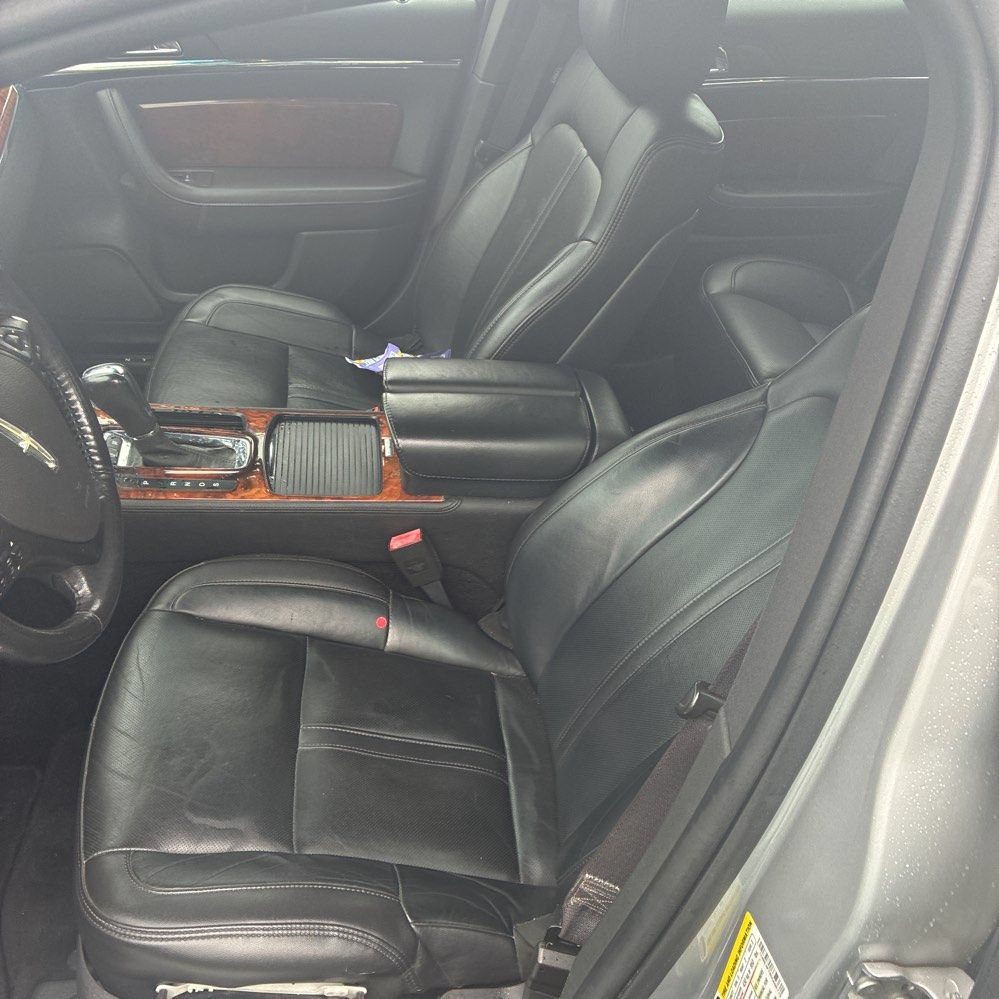 Used 2013 Lincoln MKS AWD image 2