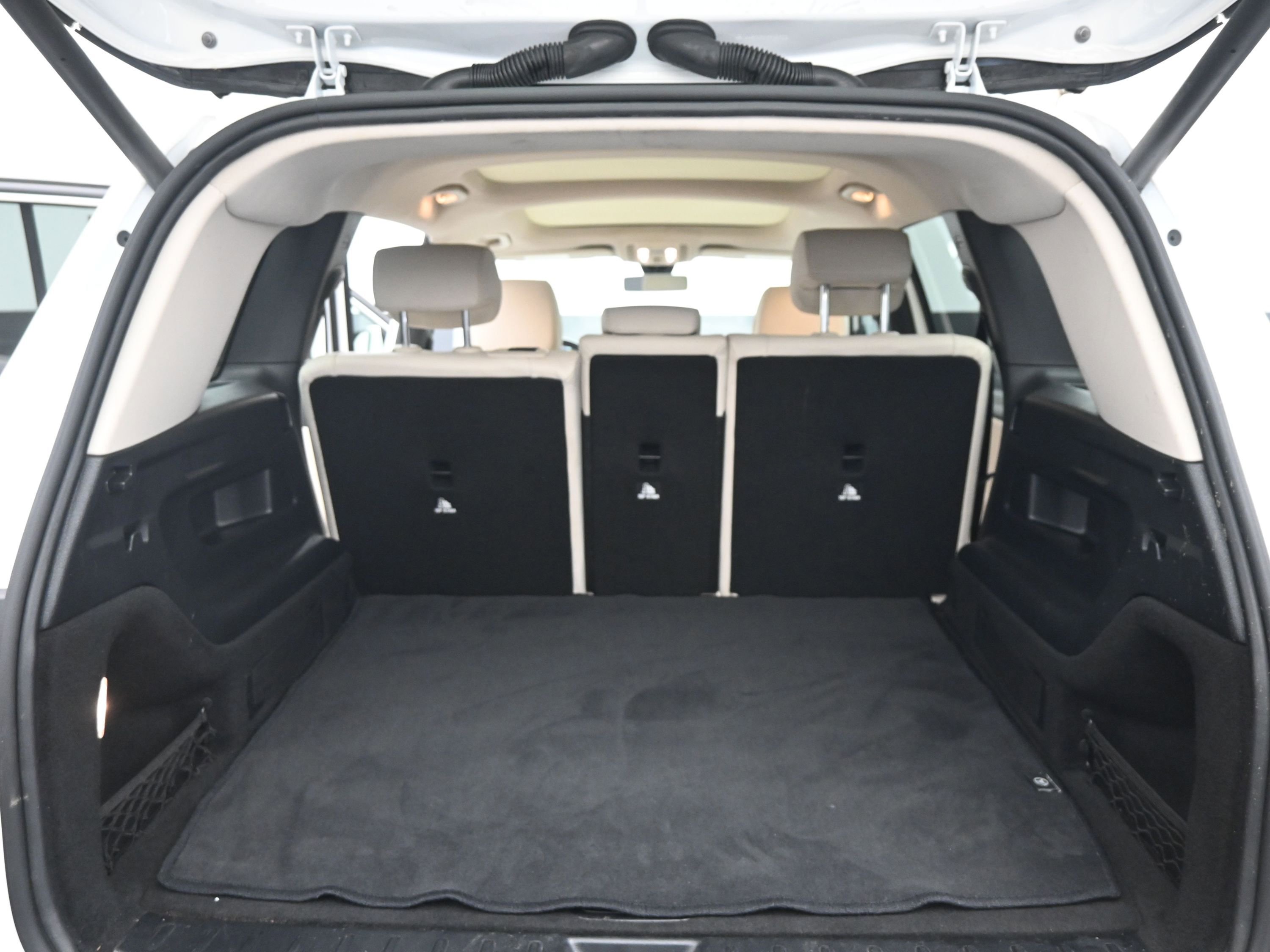 Used 2023 Mercedes-Benz GLB 250 4MATIC w/ Premium Package image 19