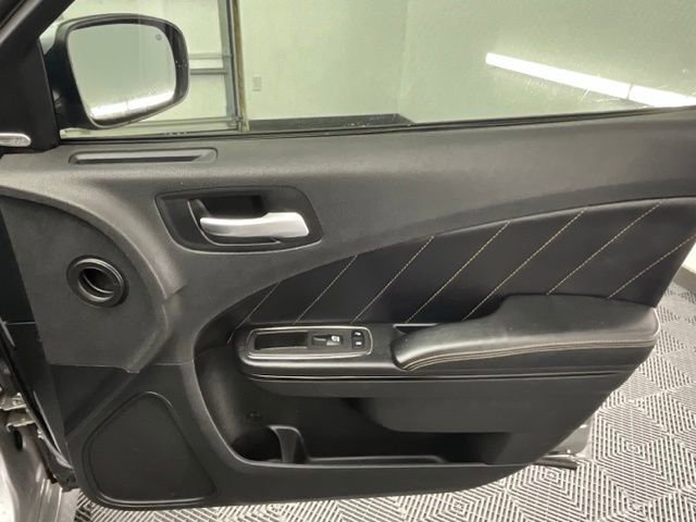 Used 2017 Dodge Charger R/T RWD image 12