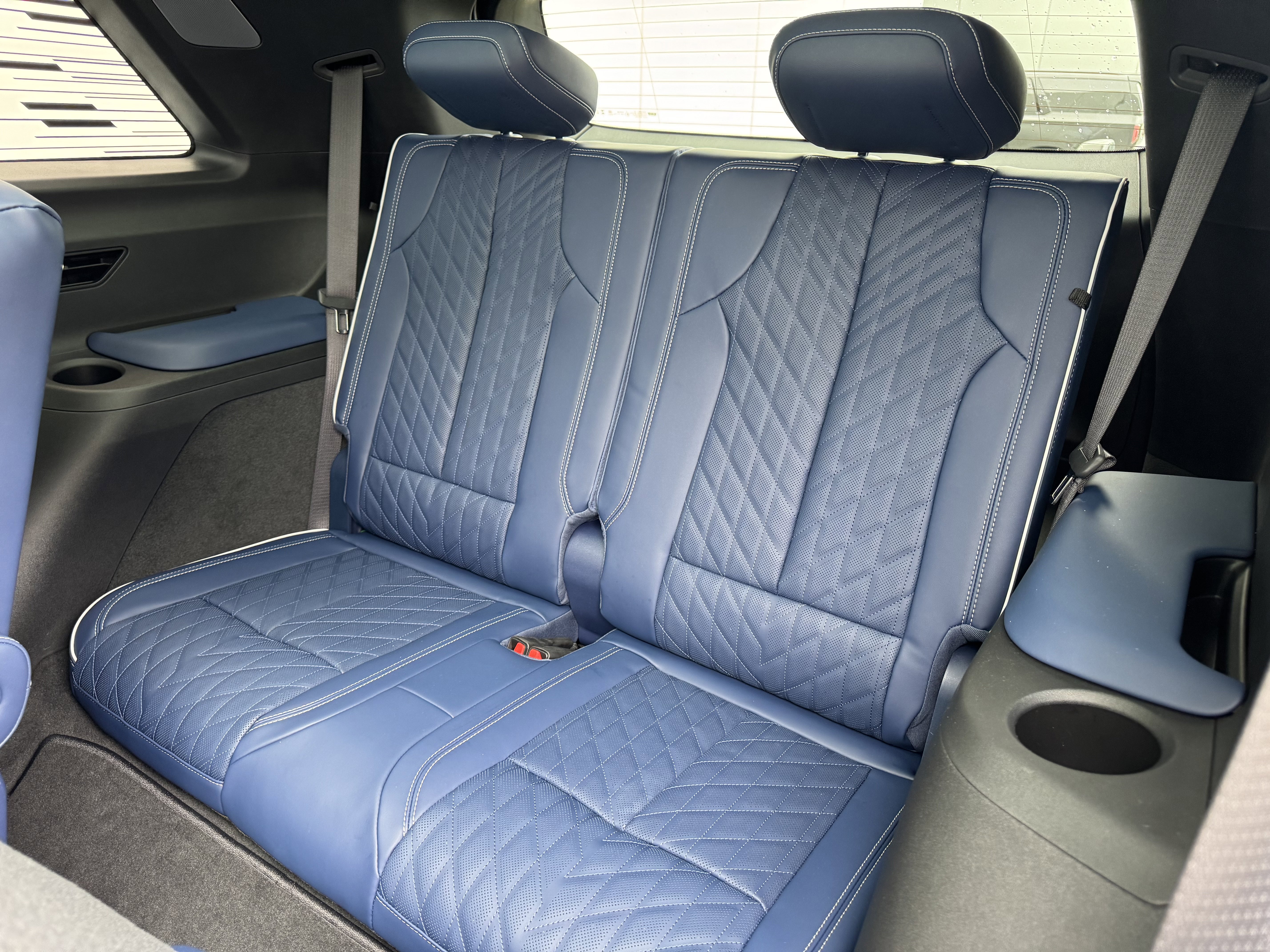 New 2026 Cadillac Vistiq Premium Luxury image 12