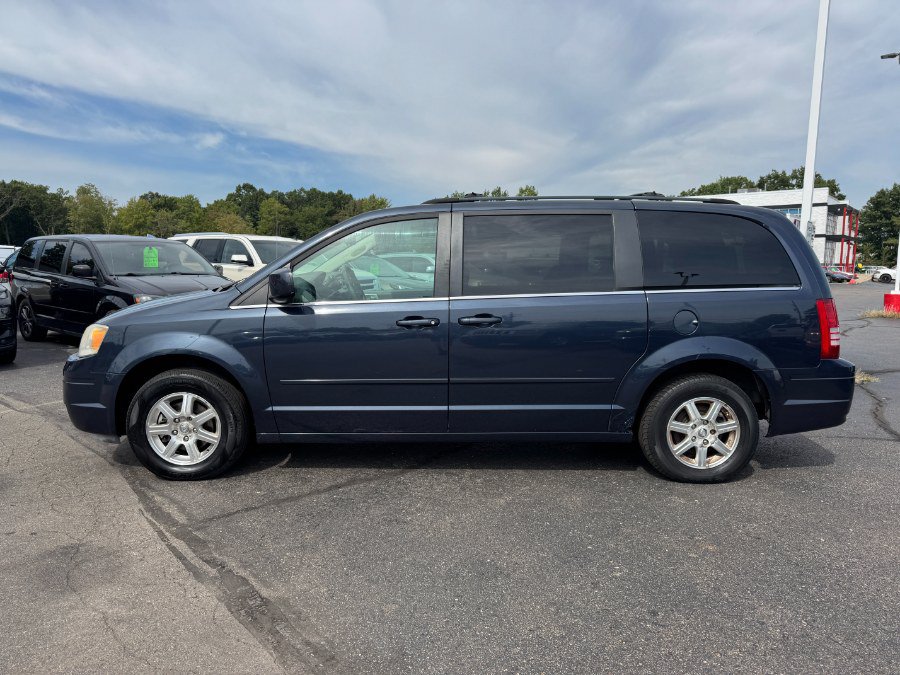 Used 2008 Chrysler Town & Country Touring FWD image 2