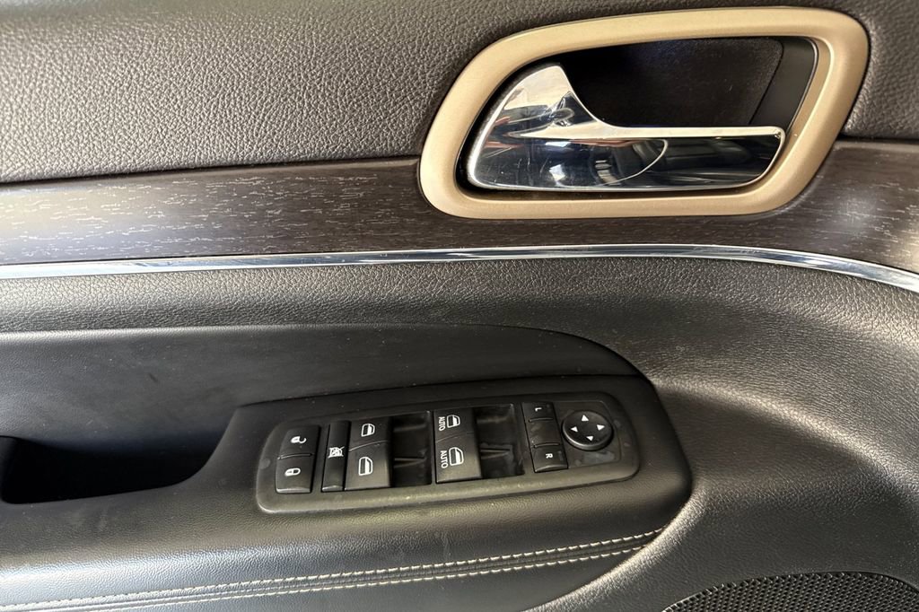 Used 2014 Jeep Grand Cherokee Limited image 8