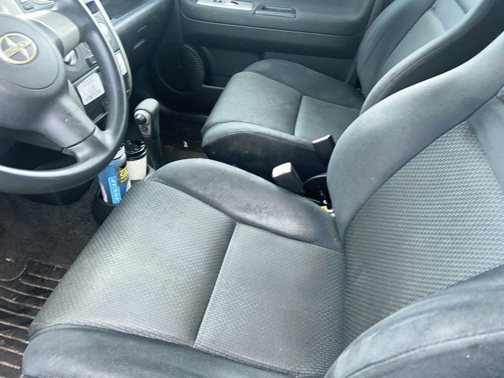 Used 2006 Scion xB FWD image 2