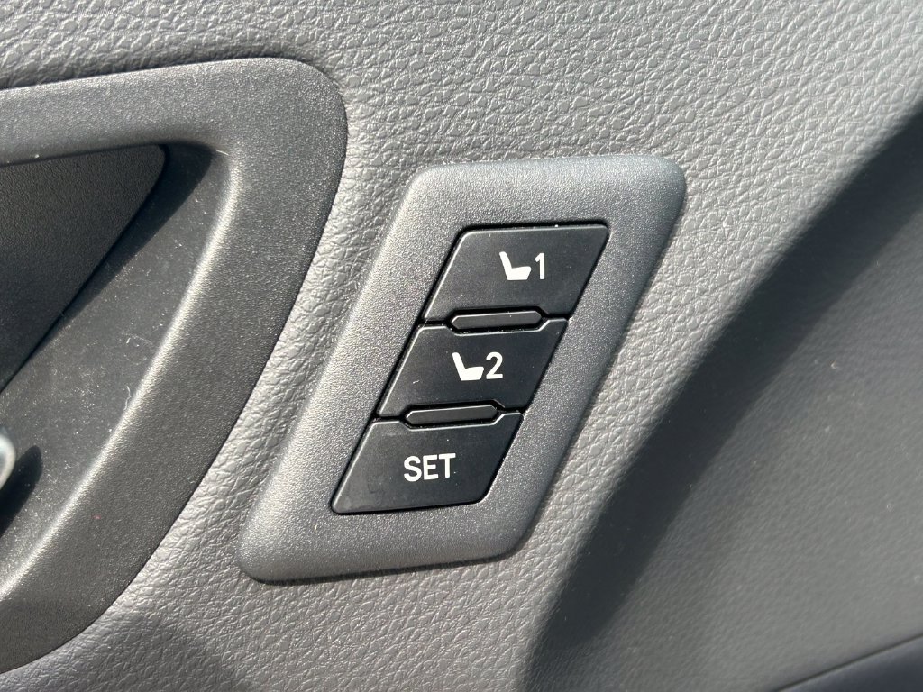 Certified 2025 Toyota Sienna XSE w/ XSE Premium Package AWD/4WD image 30
