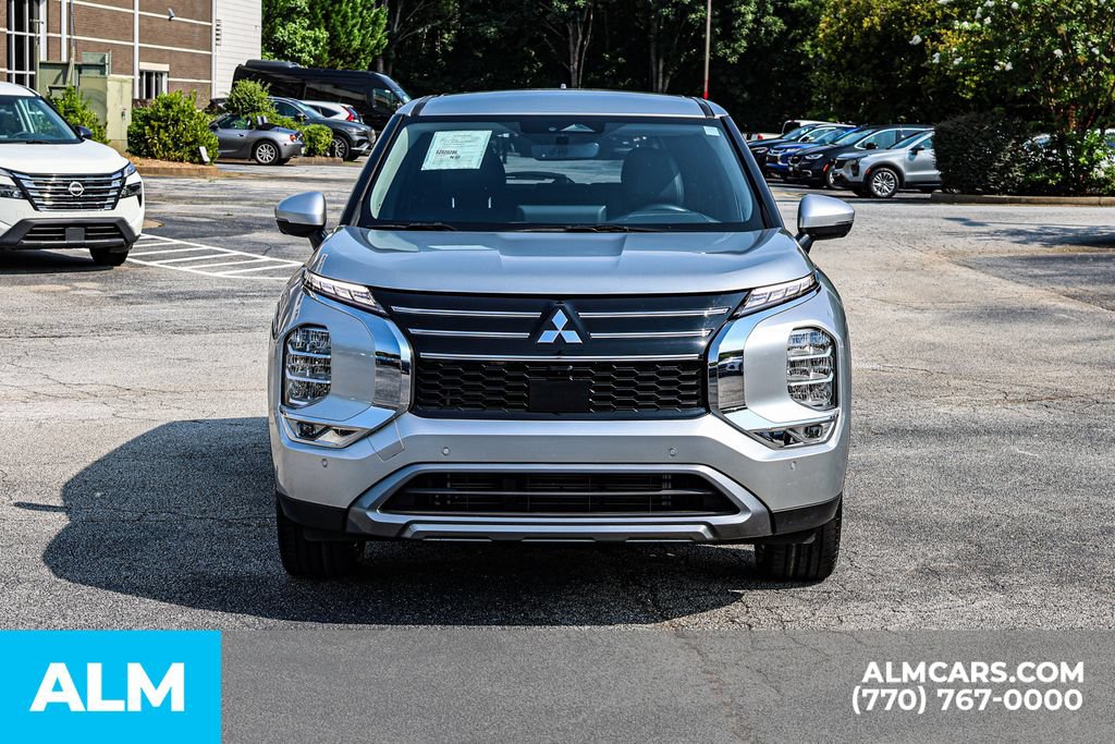 Used 2025 Mitsubishi Outlander SE FWD image 10