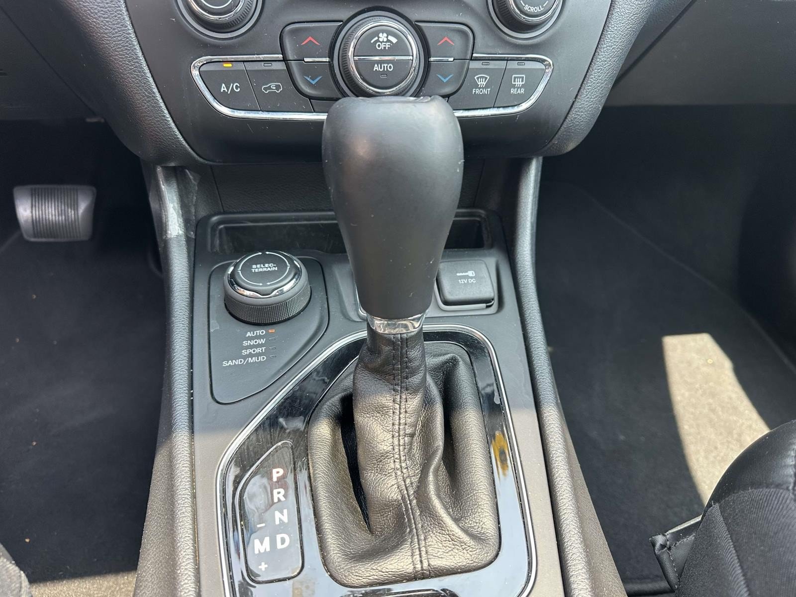 Certified 2020 Jeep Cherokee Limited AWD/4WD image 30