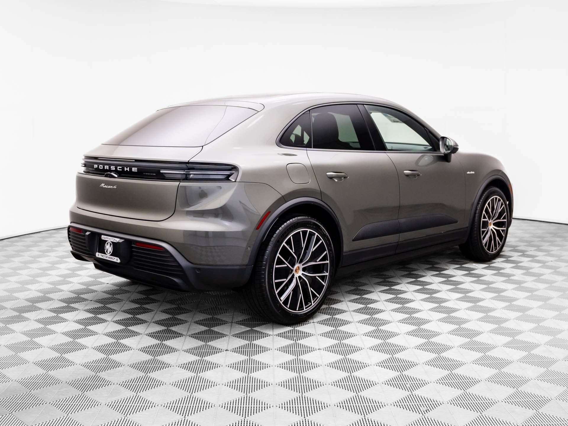 New 2026 Porsche Macan 4 Electric AWD/4WD image 8