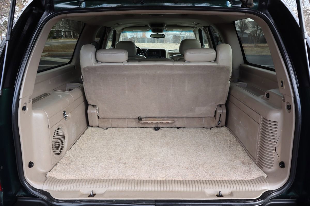 Used 2002 Chevrolet Suburban 2500 LT image 14