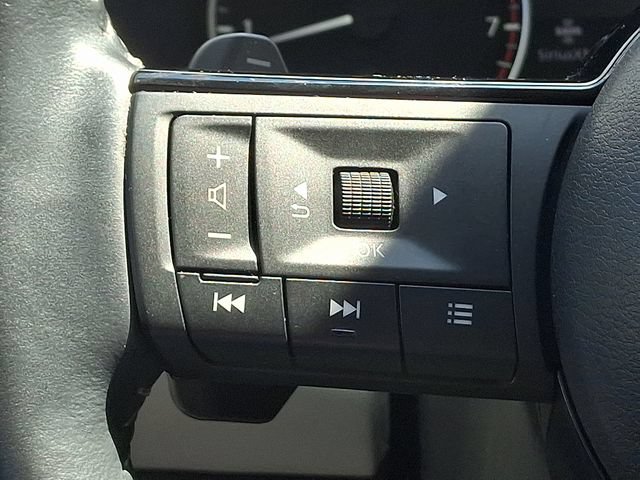 Used 2022 Nissan Pathfinder SL AWD/4WD image 23