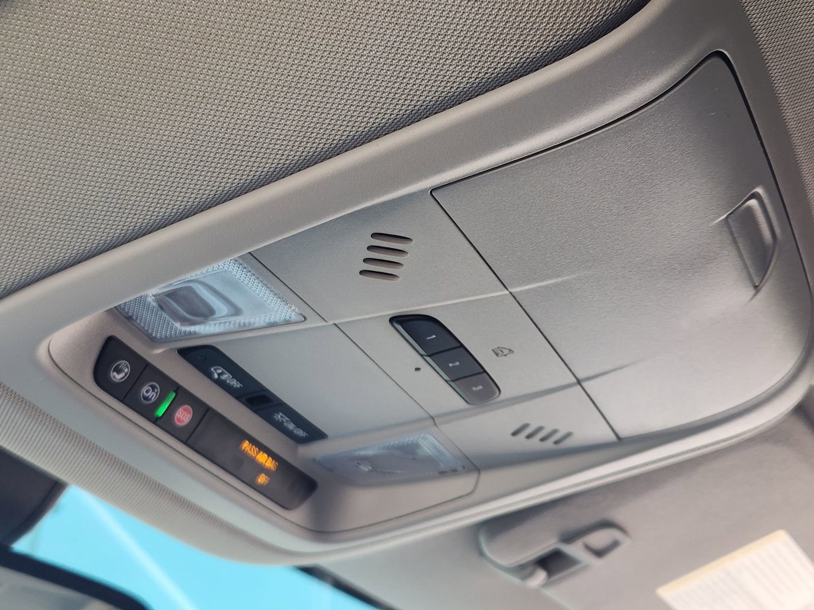 Used 2019 Buick Enclave Essence FWD image 28