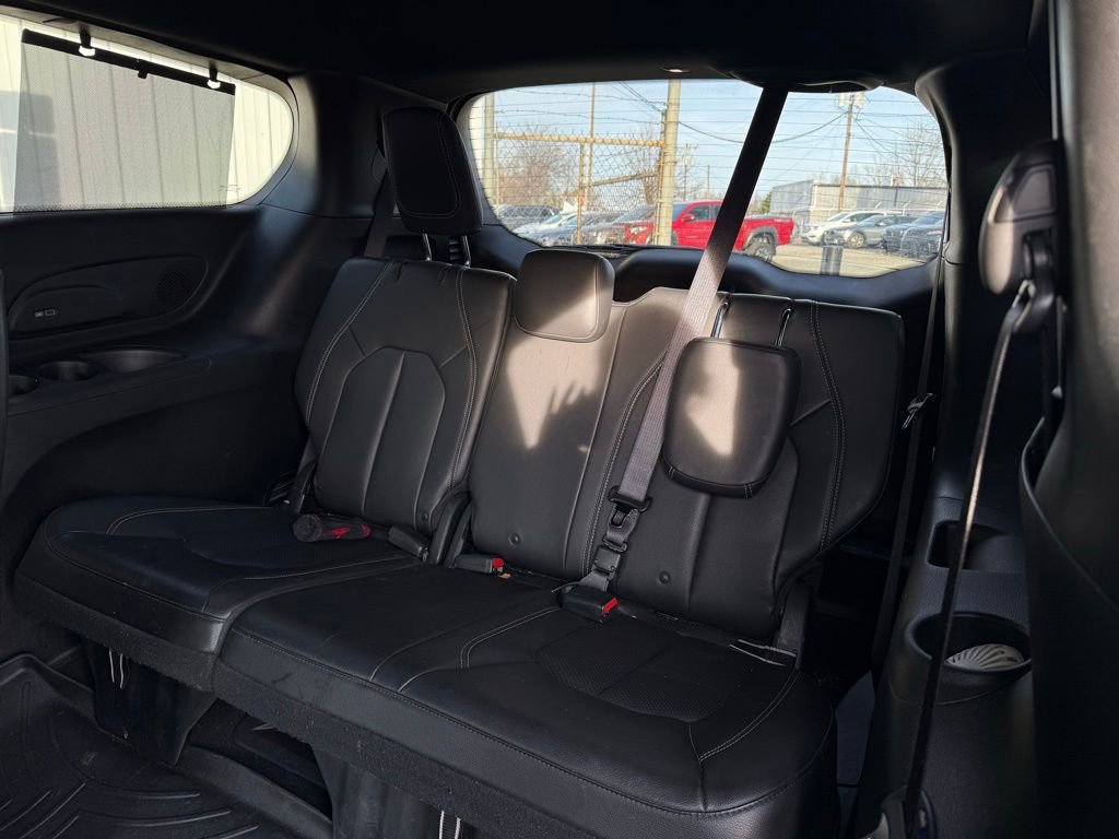 Used 2018 Chrysler Pacifica Touring-L Plus image 16