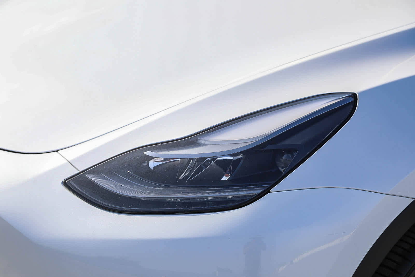 Used 2024 Tesla Model Y Performance AWD/4WD image 8