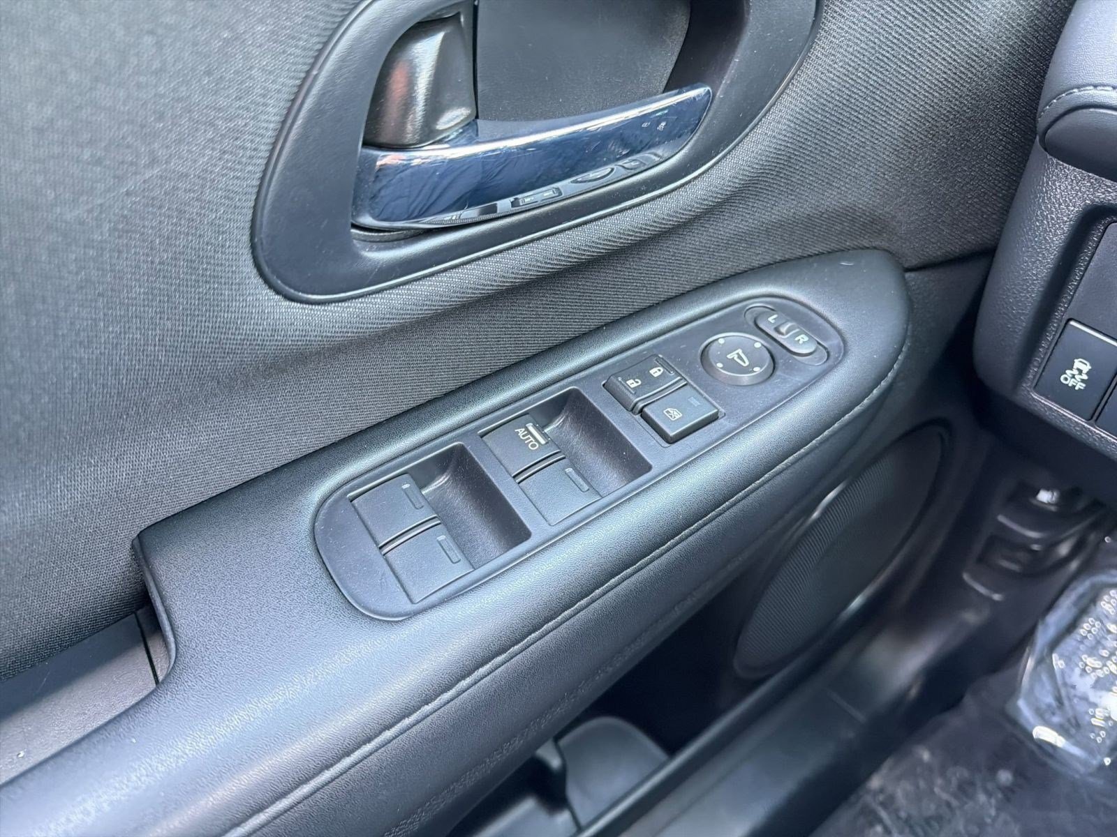 Used 2022 Honda HR-V Sport image 12