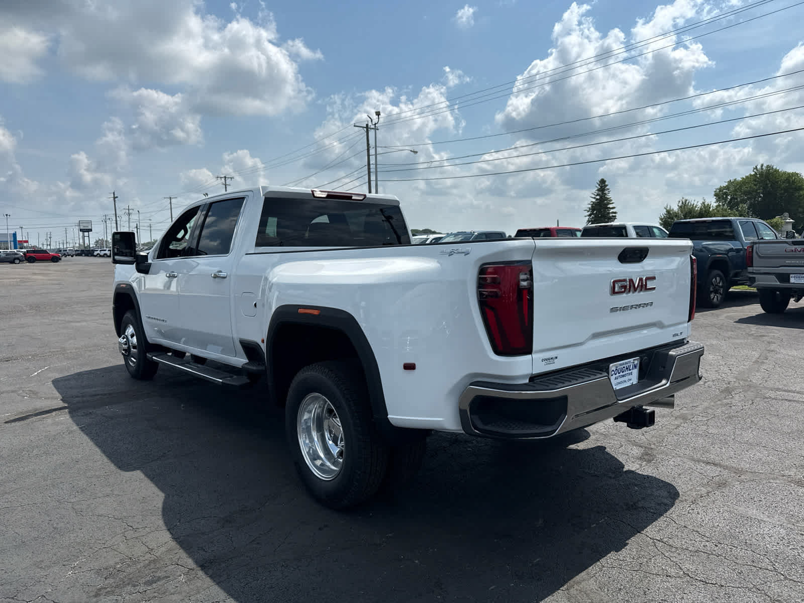 New 2026 GMC Sierra 3500 SLT w/ SLT Convenience Package AWD/4WD image 3