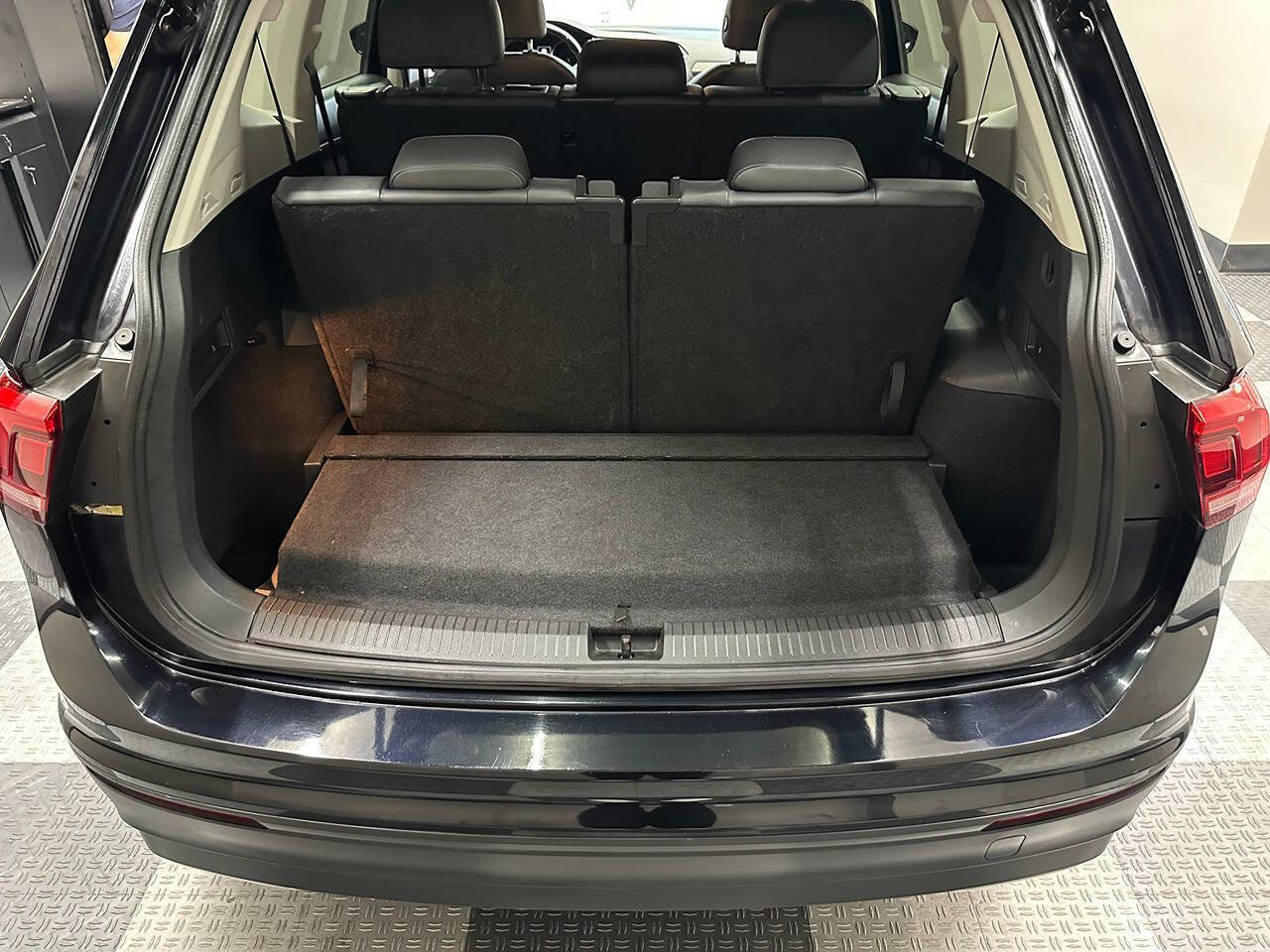 Used 2019 Volkswagen Tiguan SE image 18