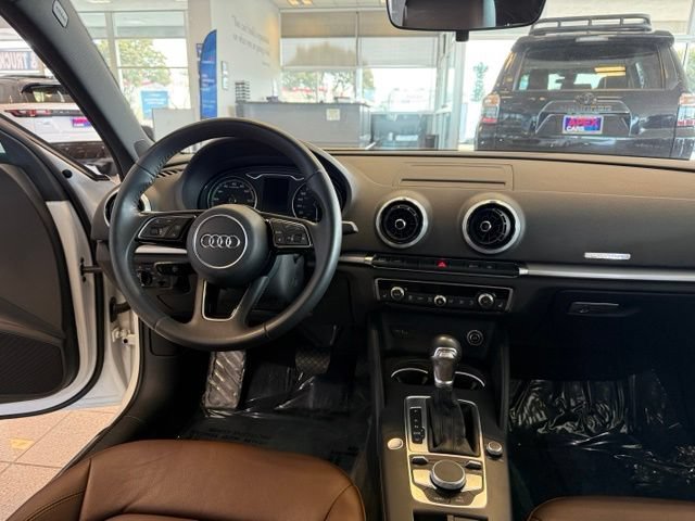 Used 2018 Audi A3 e-tron Premium FWD image 4