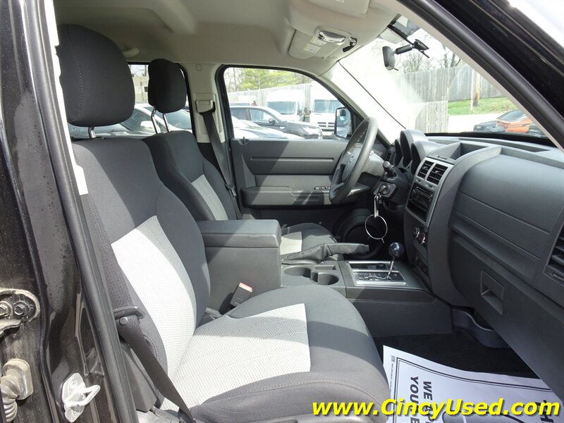 Used 2010 Dodge Nitro Heat AWD/4WD image 16